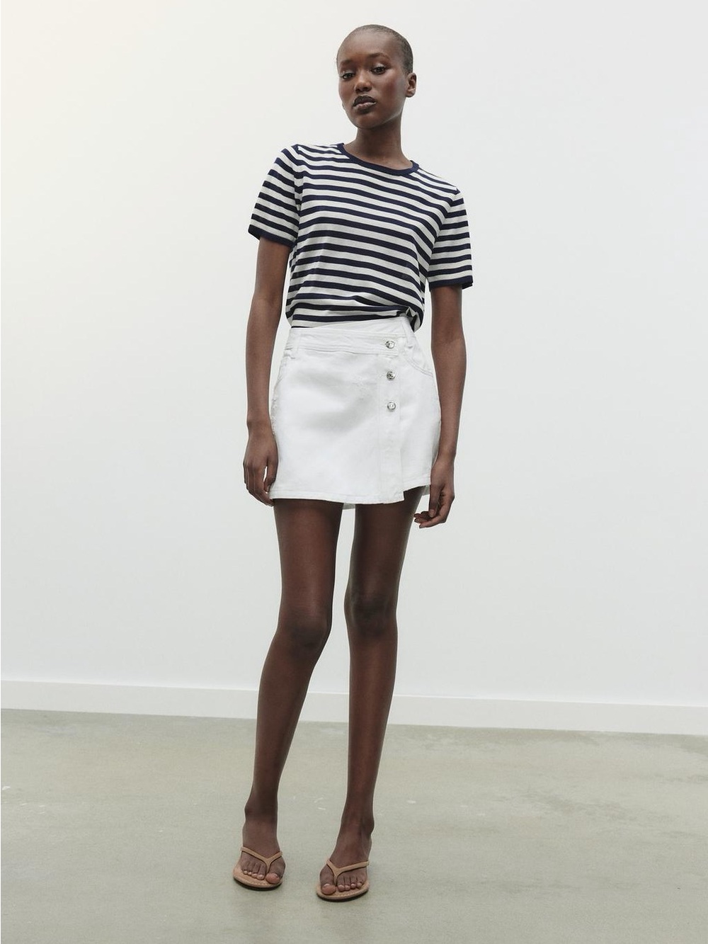 NWT Size Medium Zara White Asymmetrical Button-Front Denim Skort